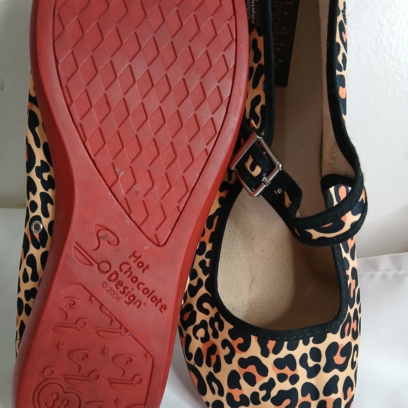Chocolaticas Black and Tan Leopard Print Mary Jane Flats - Picture 5 of 6